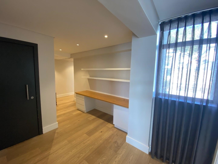 2 Bedroom Property for Sale in Sea Point Western Cape